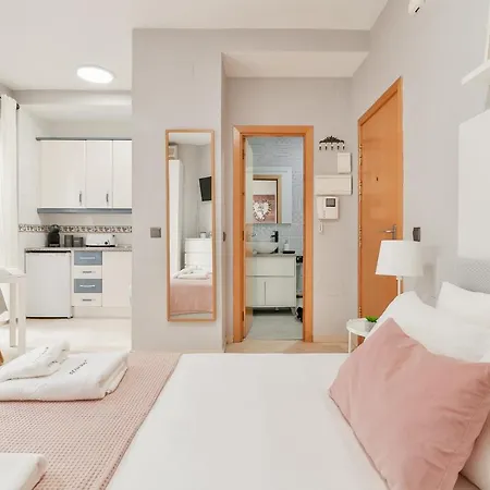 C14 - Studio Close To Historical Center Apartment *